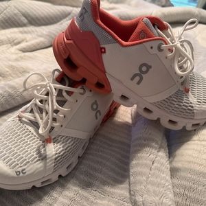 ON cloud shoes size 6.5